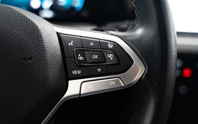 Volkswagen Golf view 13