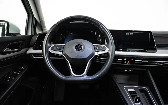 Volkswagen Golf view 11