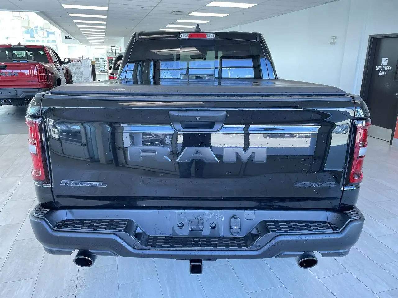 RAM 1500 снимка RAM 1500