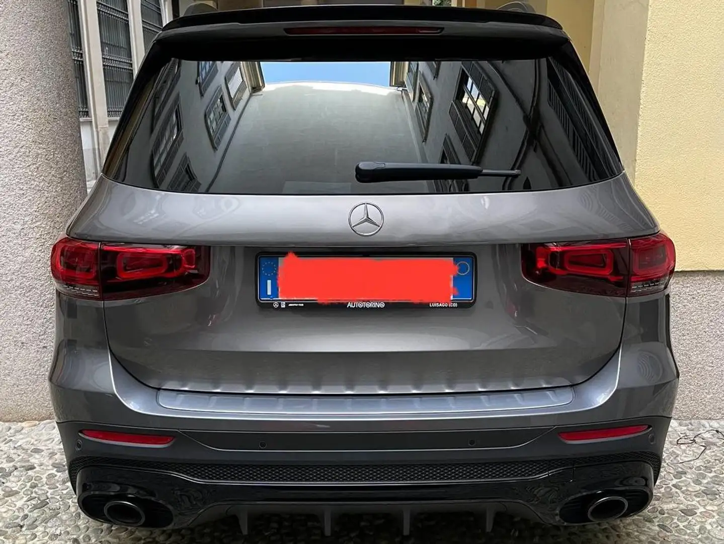 Mercedes-Benz GLB 35 AMG 4matic Šedá - 2