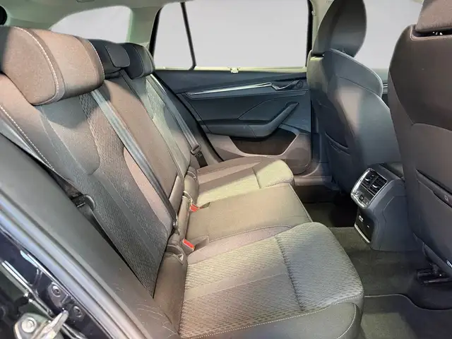 Skoda Octavia view 13