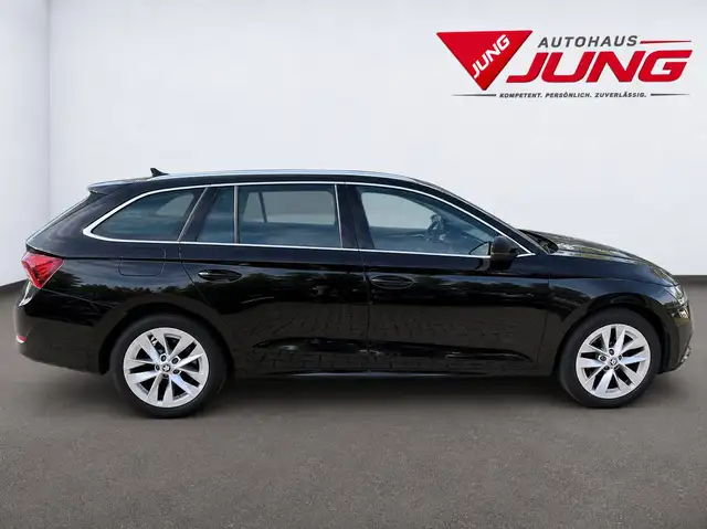 Skoda Octavia view 6