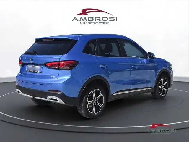 MG ZS view 3