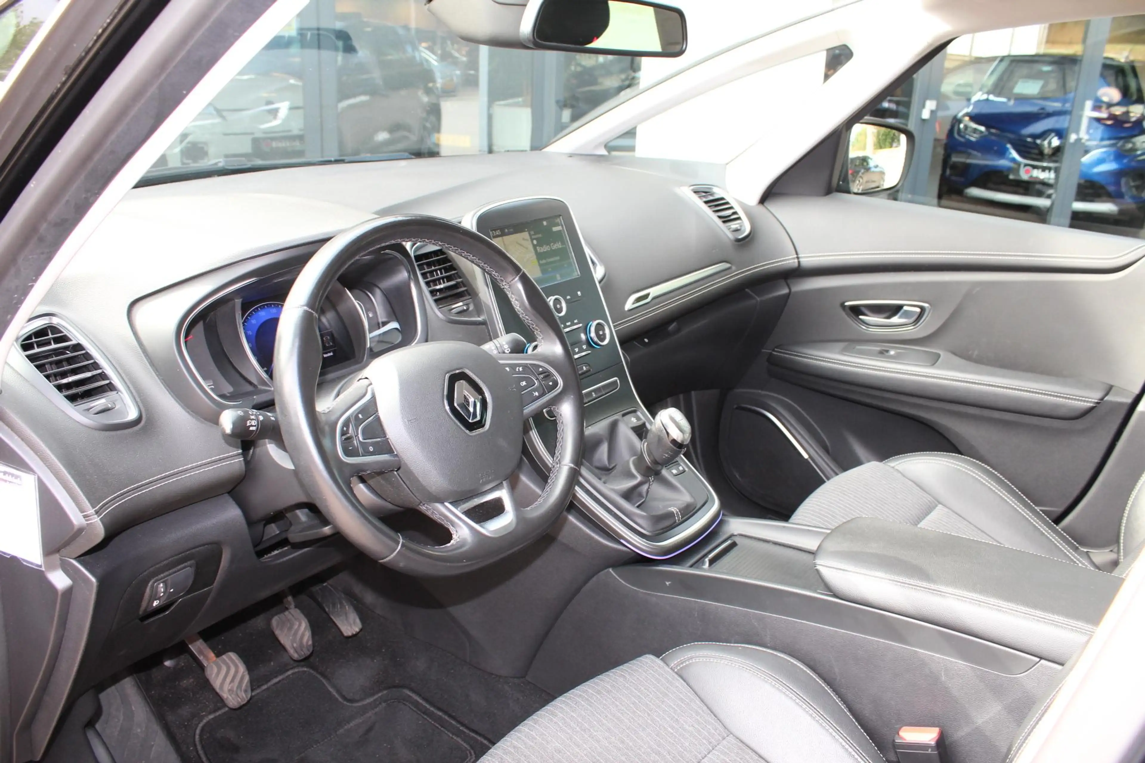 Renault Scenic 1.3 TCe Intens 140 pk, Trekhaak, 1500 kg trekgew. — photo 3