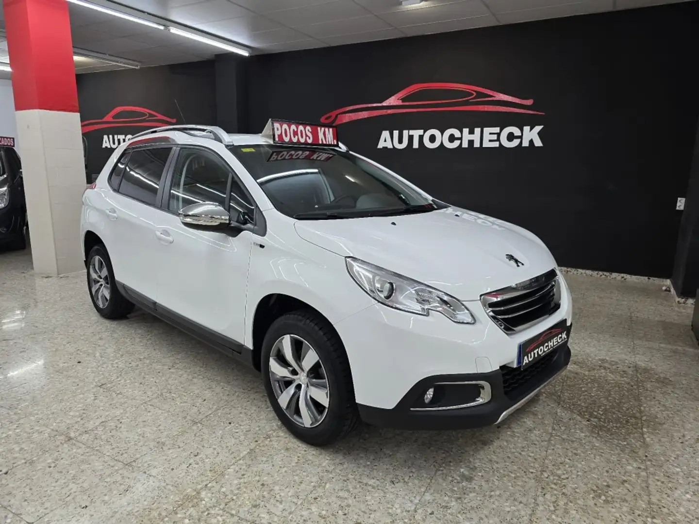 Peugeot 2008 1.2 PureTech Style 82 Blanc - 1