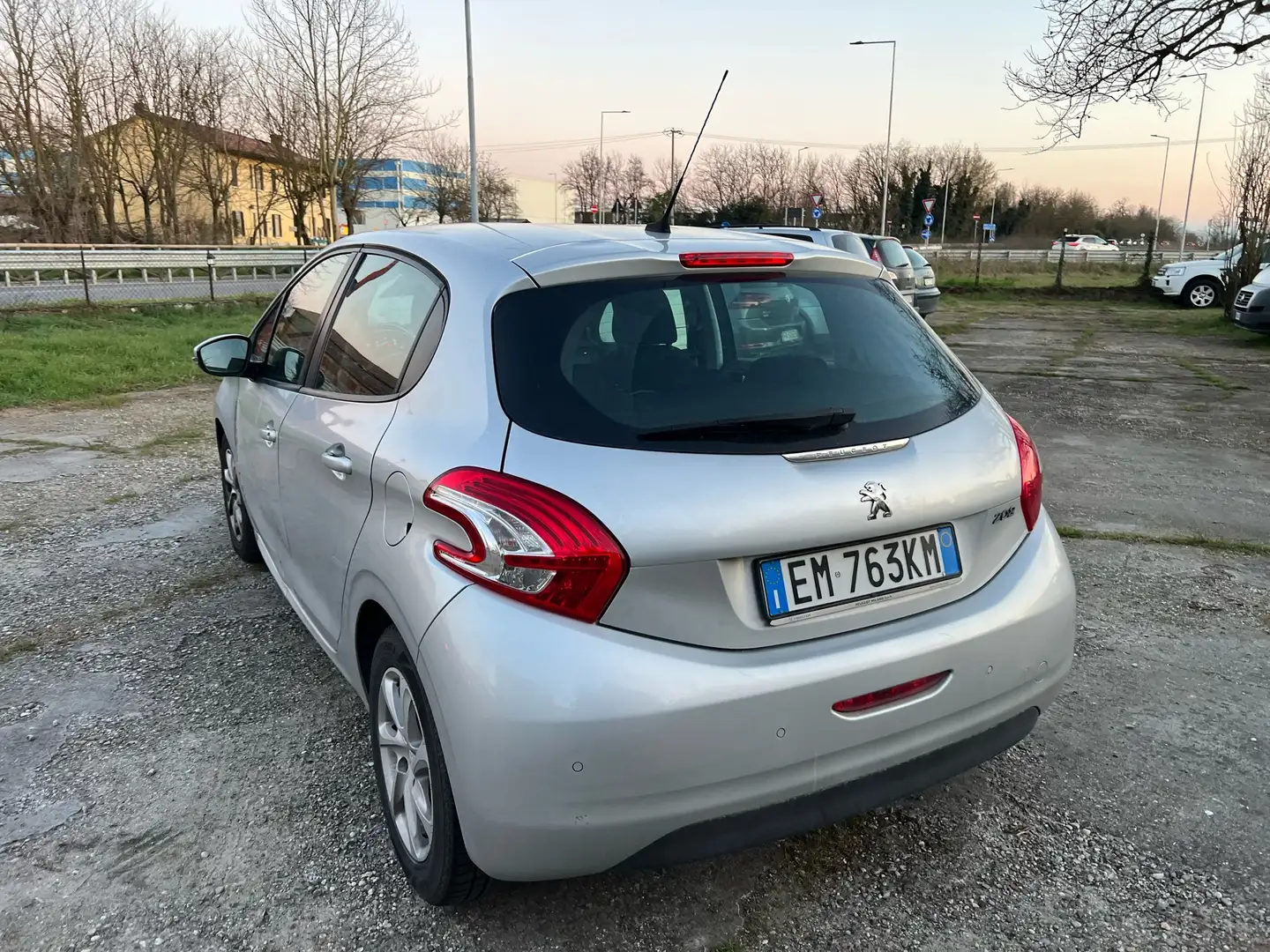 Peugeot 208 - 2