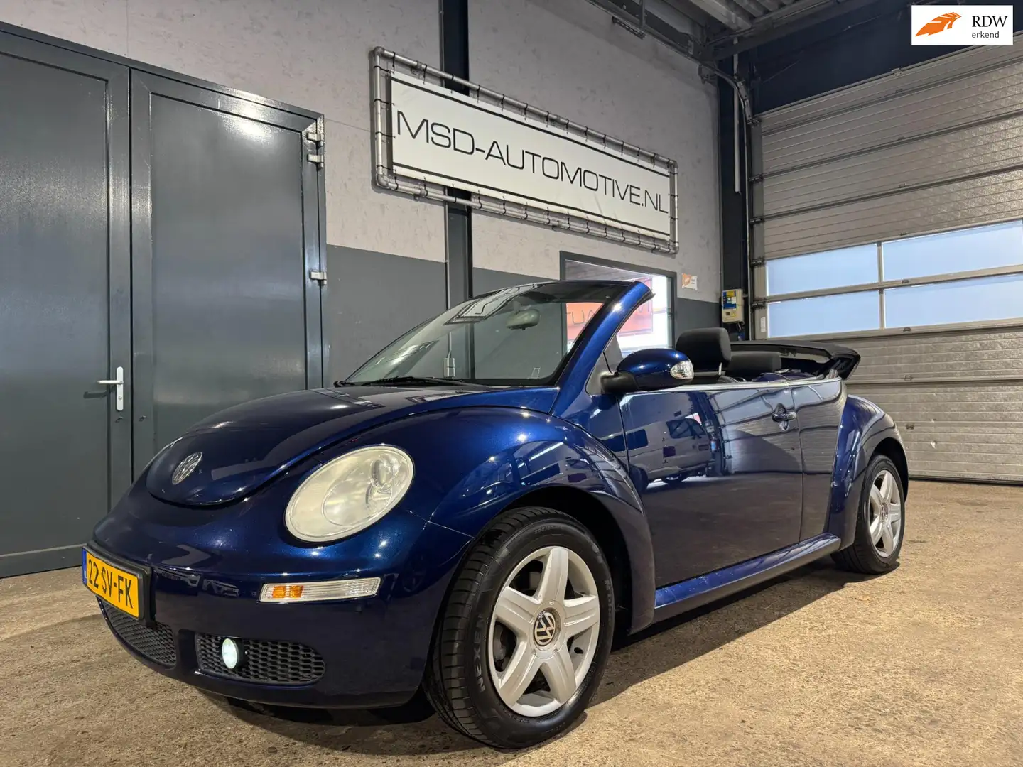 Volkswagen New Beetle Cabriolet 1.6 Highline Lees Tekst Blauw - 1
