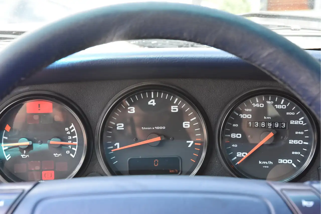 Porsche 964 Cabrio 3.6, foto 10