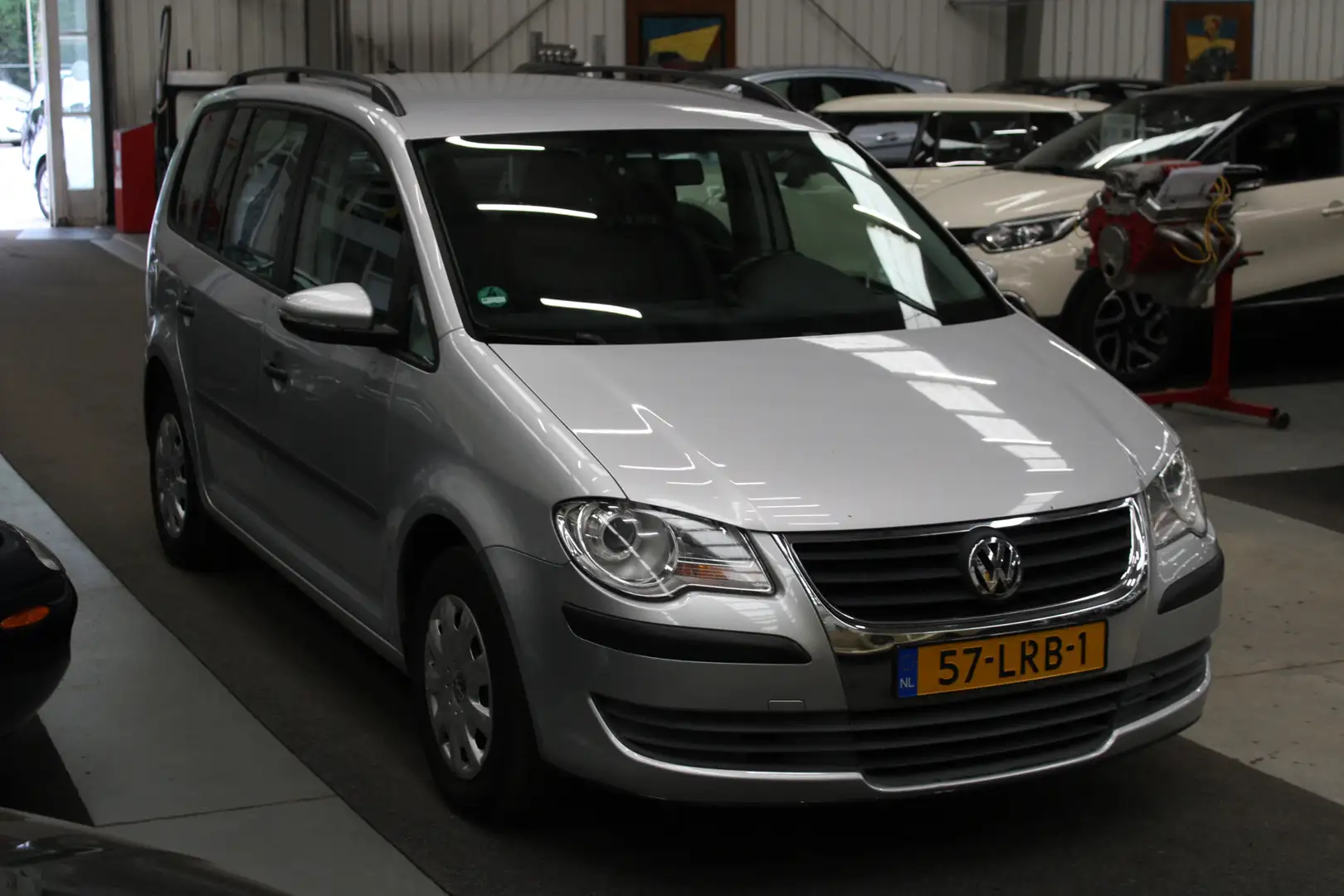 Volkswagen Touran 1.4 TSI Trendline NAP, Airco, Cruise control, Trek Grijs - 2