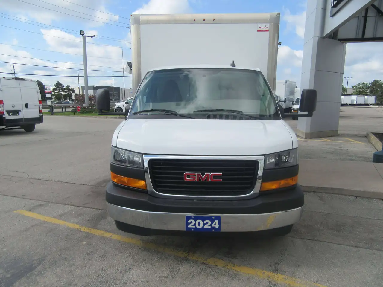 GMC Savana fotografie GMC Savana