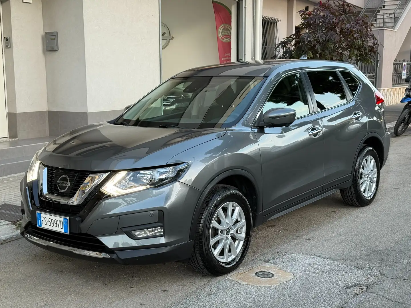 Nissan X-Trail 1.6 dCi Tekna NAVI 4CAMERE Grigio - 1