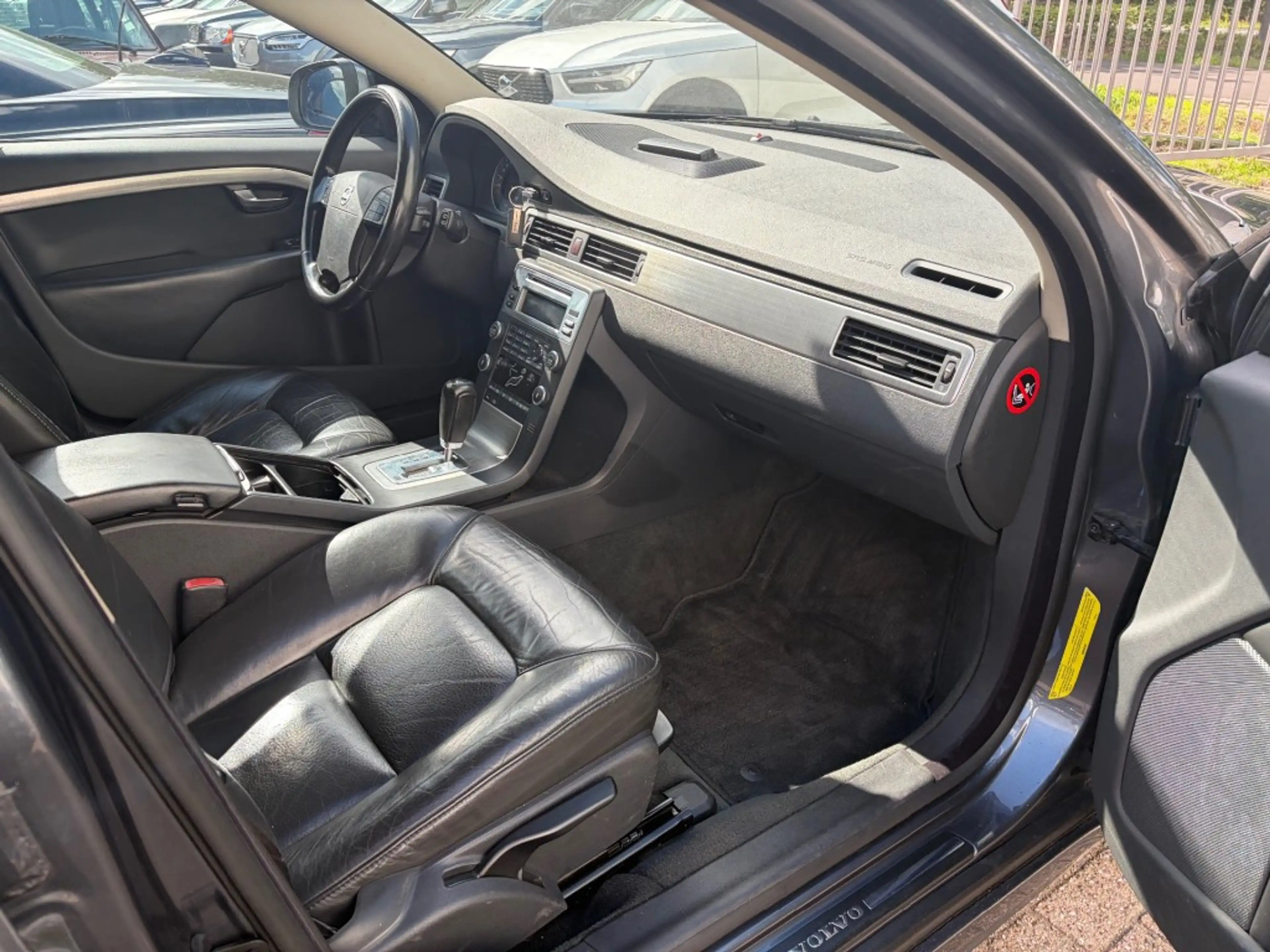 Volvo V70 2.5T Momentum Leder Trekhaak — photo 13