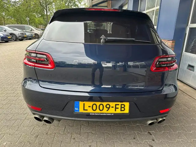 Porsche Macan view 9