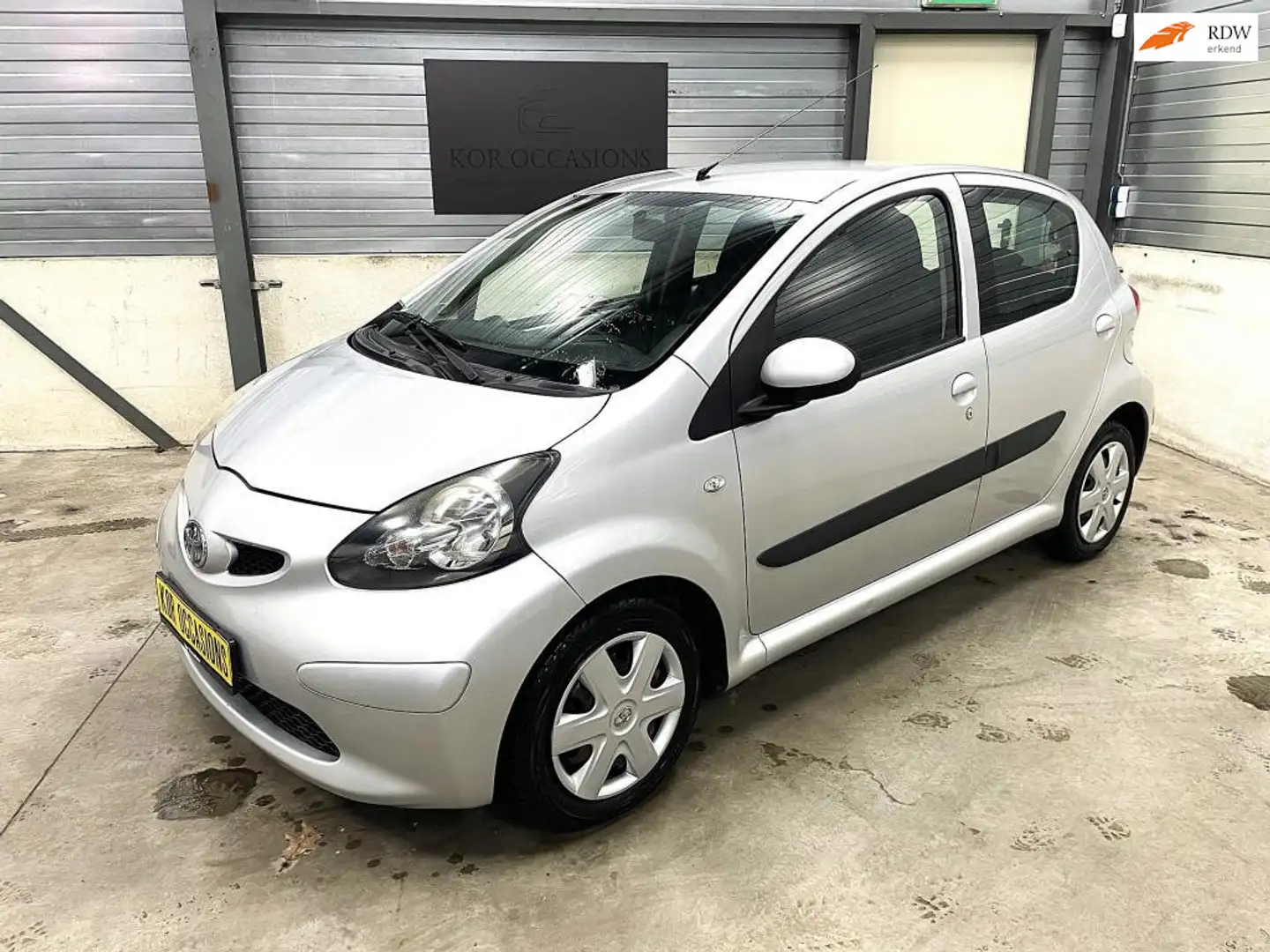 Toyota Aygo 1.0-12V + AIRCO APK elektrisch pakket 5 deurs Grau - 1