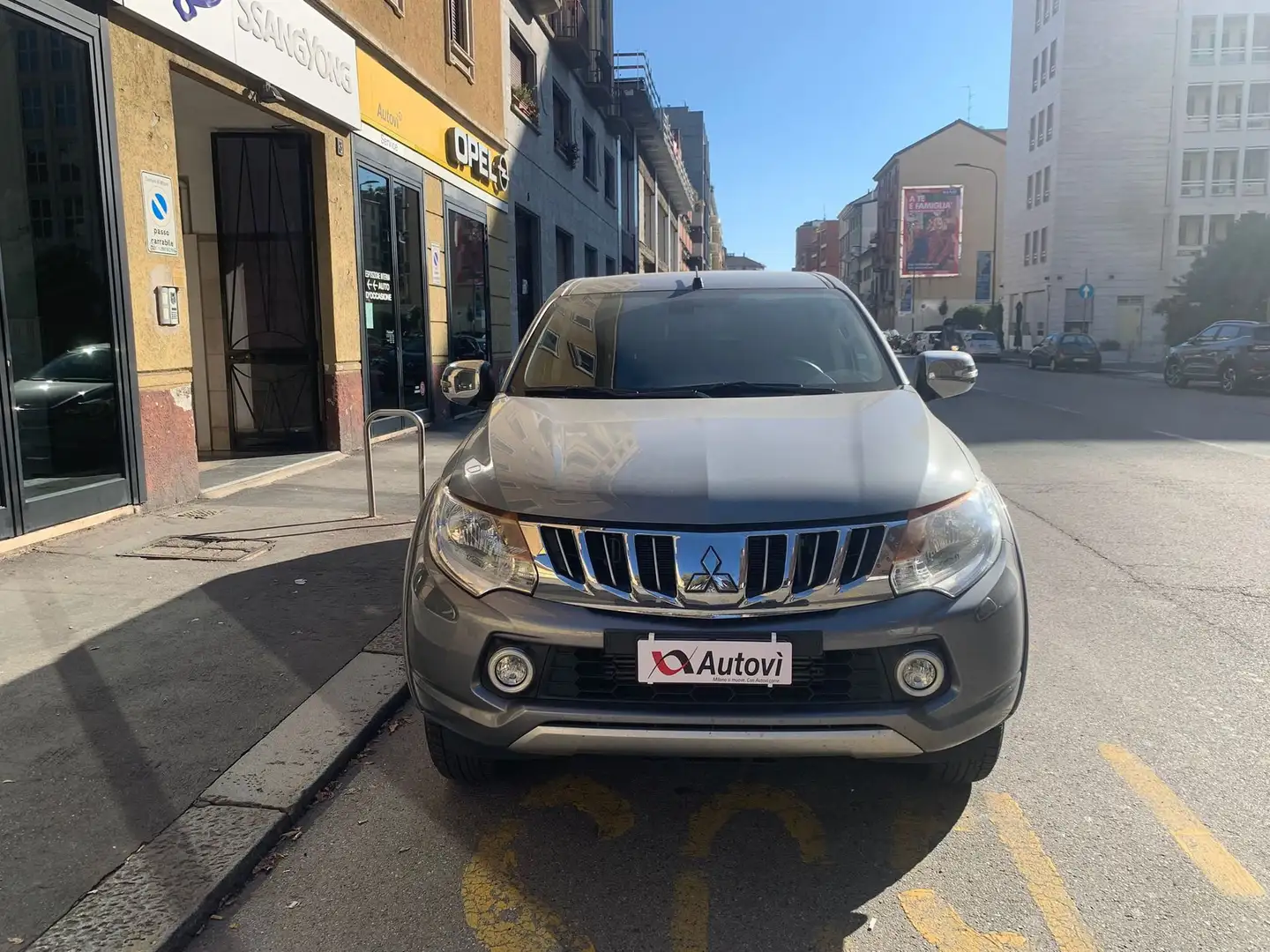 Mitsubishi L200 L200 2.4 DI-D/154CV Double Cab Intense (PROMO) Grau - 2