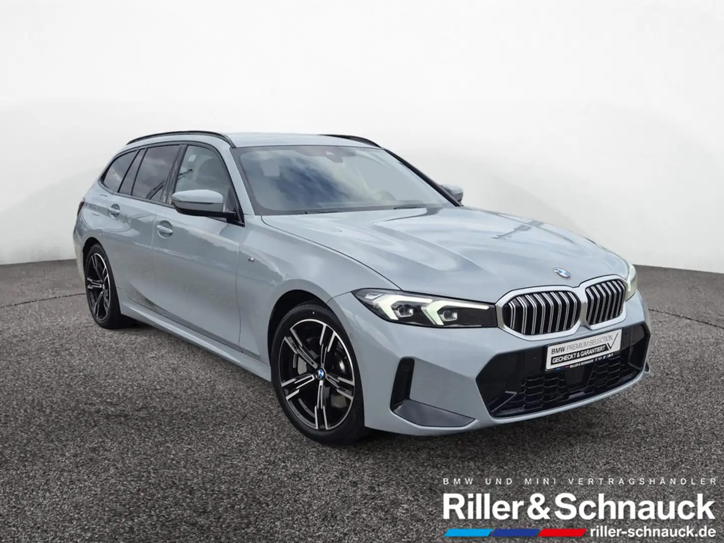 BMW 330 i Touring xDrive M Sport AHK+KAM+ACC+LED+S Grijs - 2