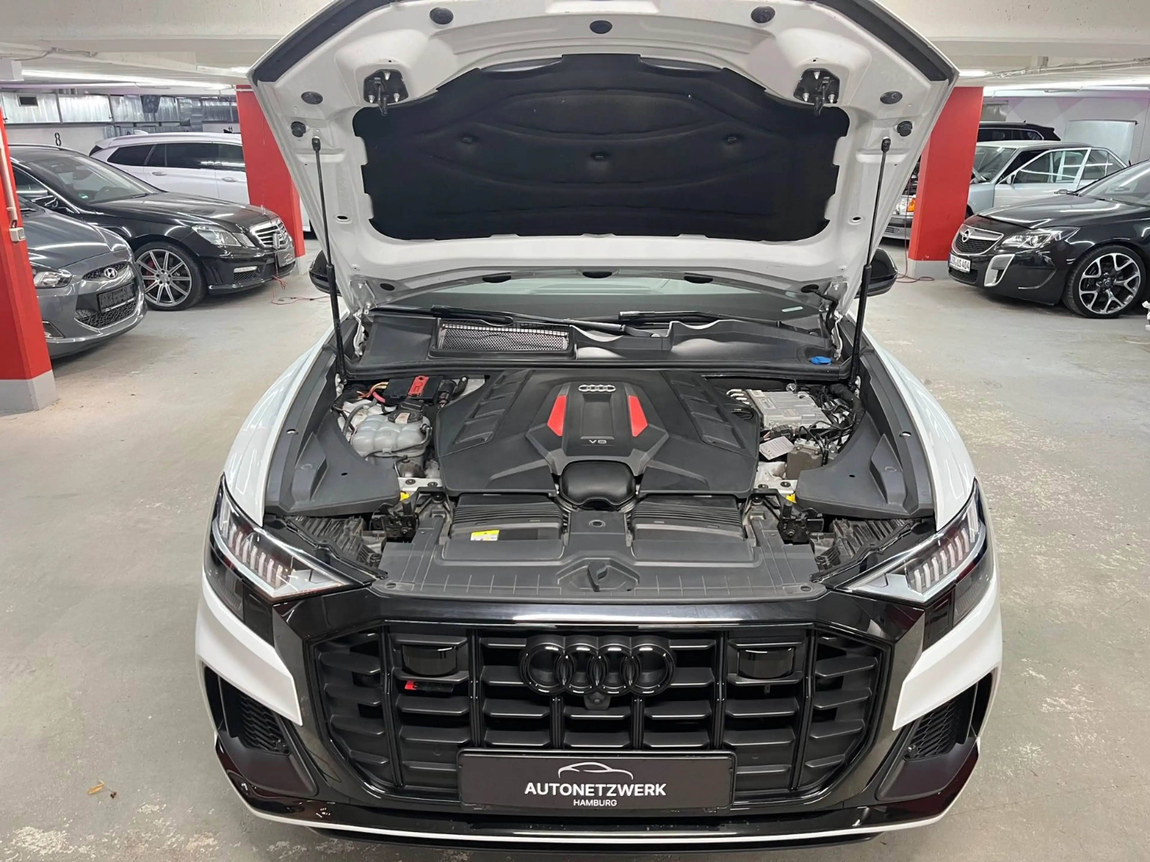 Audi SQ8 4.0 TFSI quattro — photo 5