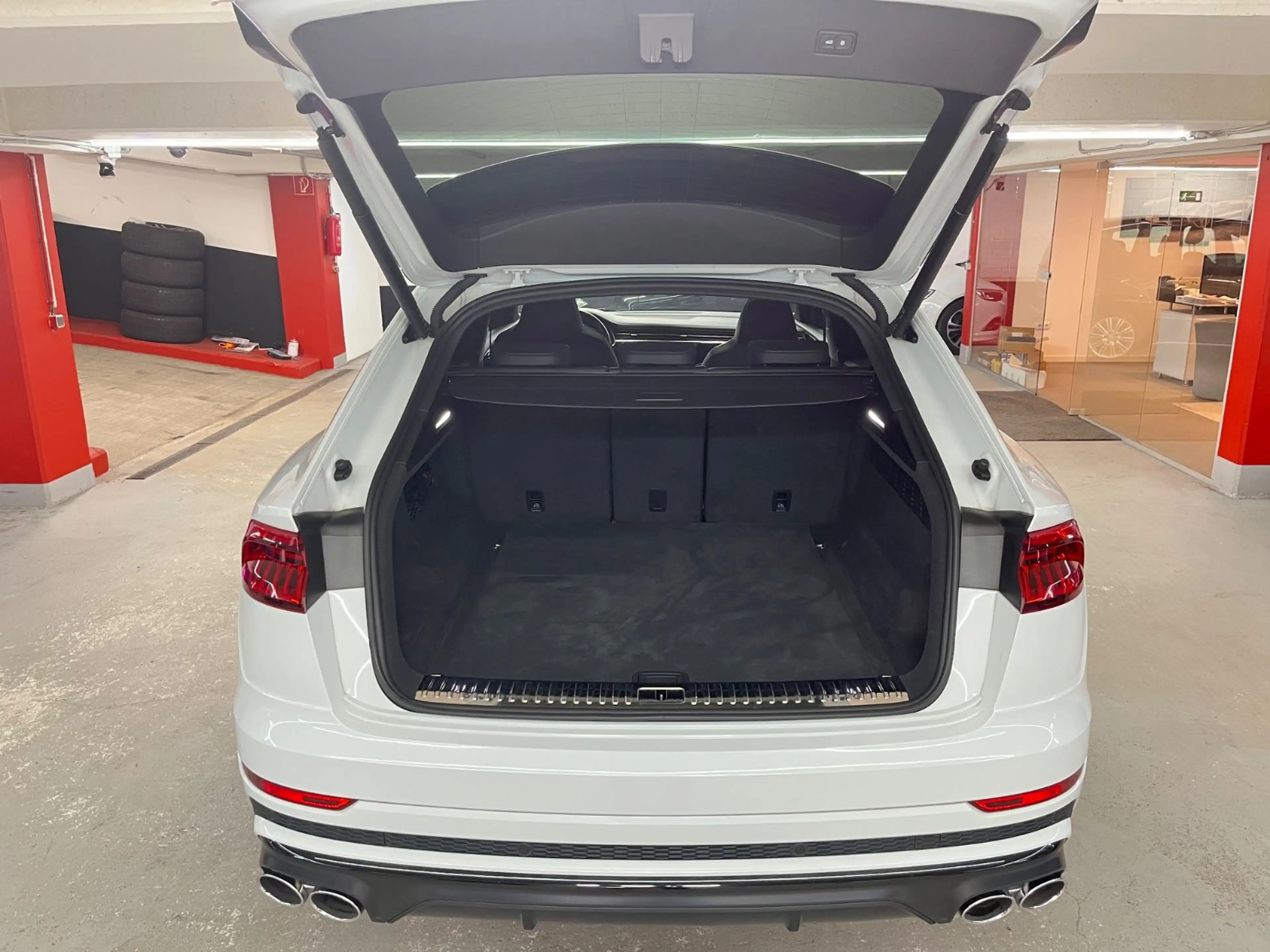 Audi SQ8 4.0 TFSI quattro — photo 7