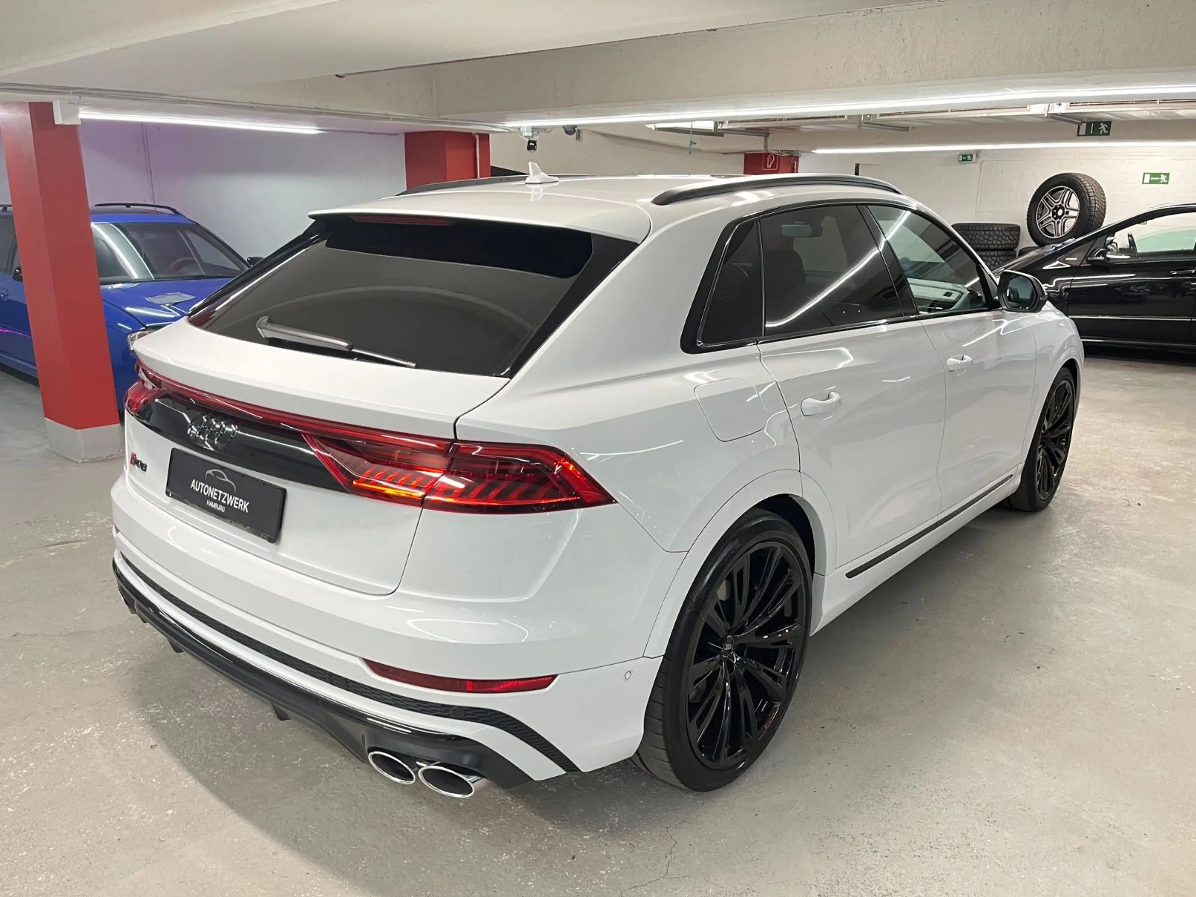 Audi SQ8 4.0 TFSI quattro — photo 3