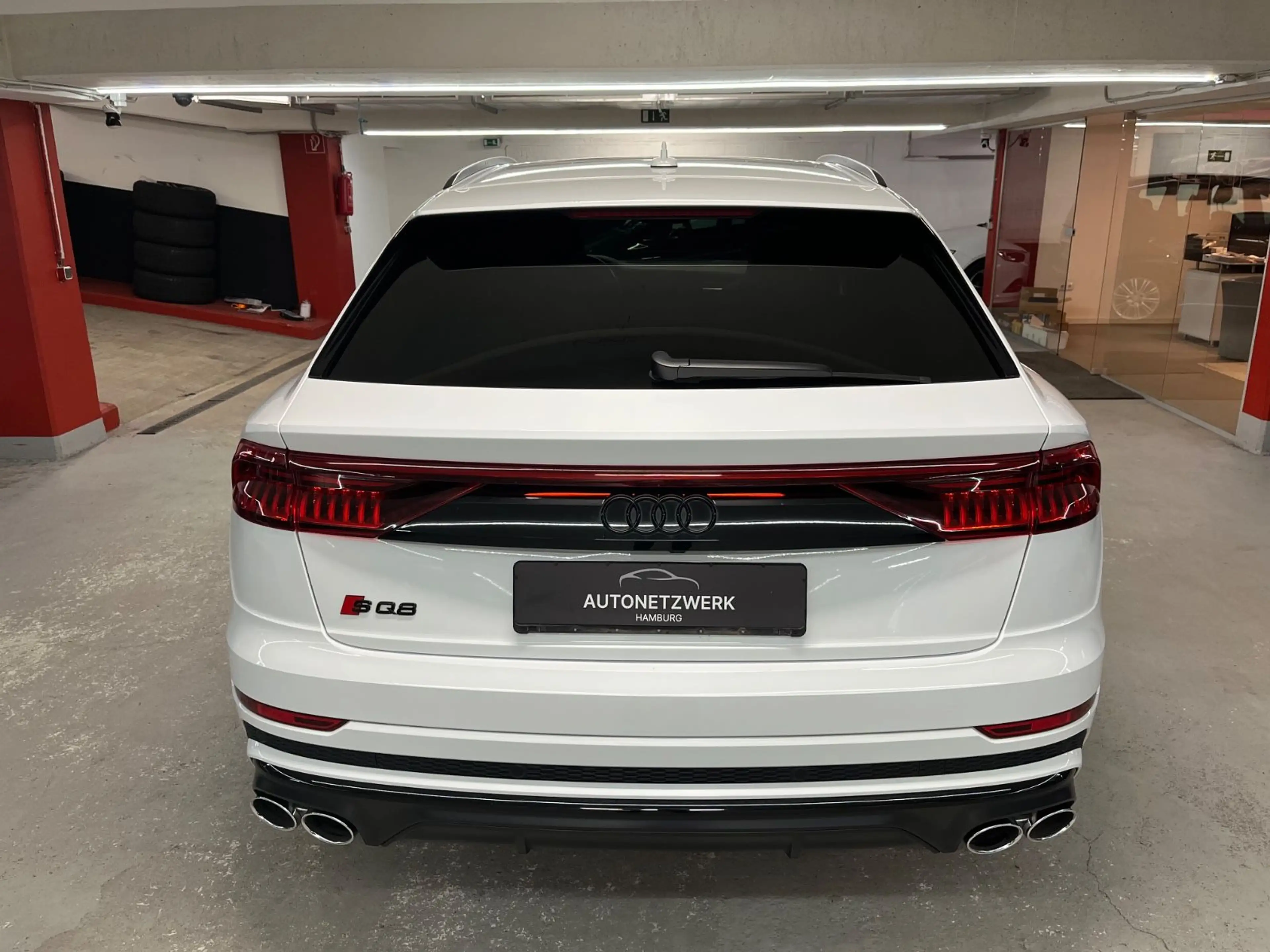 Audi SQ8 4.0 TFSI quattro — photo 6