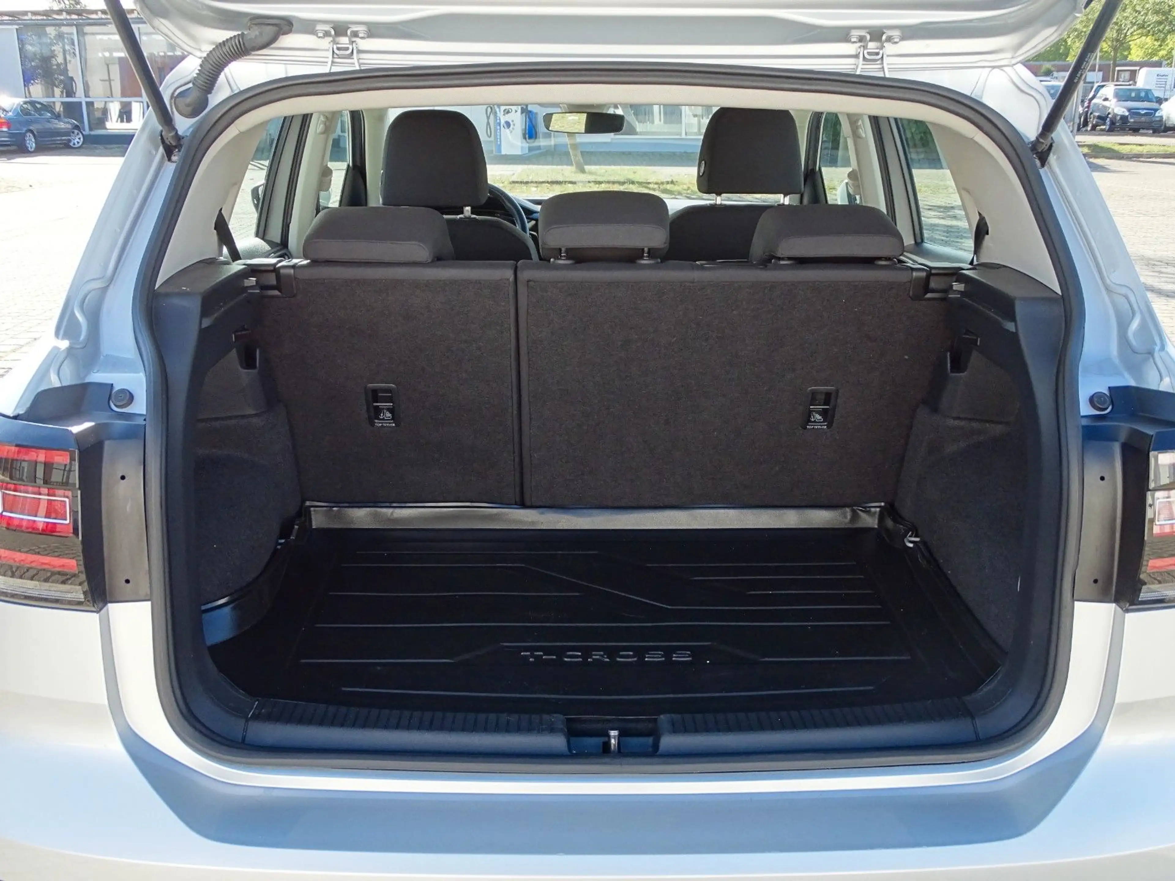 Volkswagen T-Cross Life*KAMERA*AHK*USB*ACC — photo 16