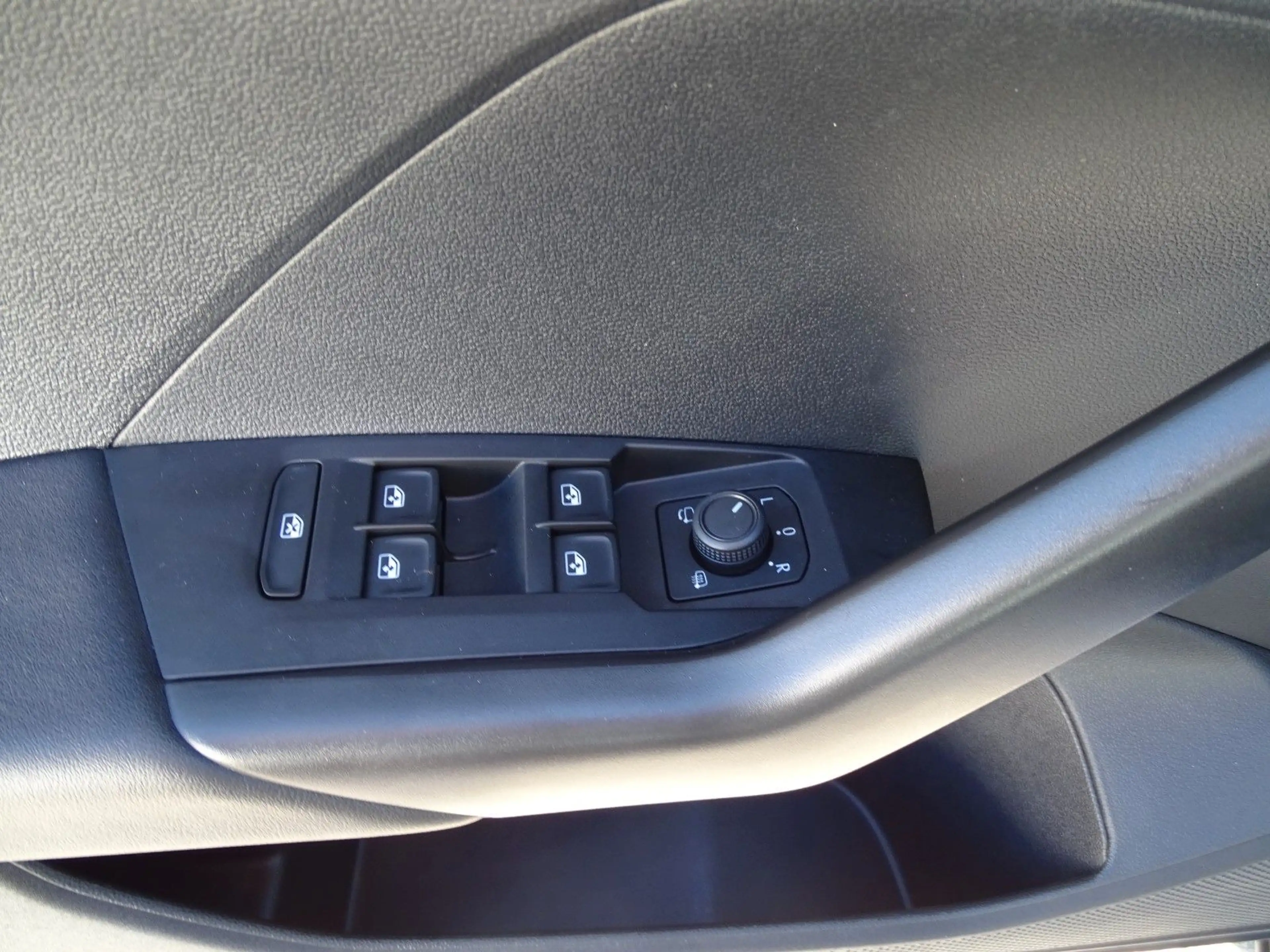 Volkswagen T-Cross Life*KAMERA*AHK*USB*ACC — photo 18