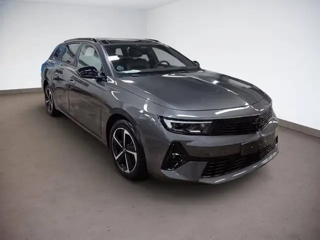 Opel Astra view 2