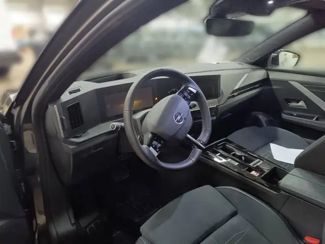 Opel Astra view 13