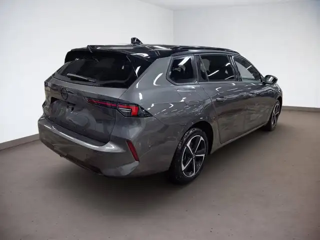 Opel Astra view 5