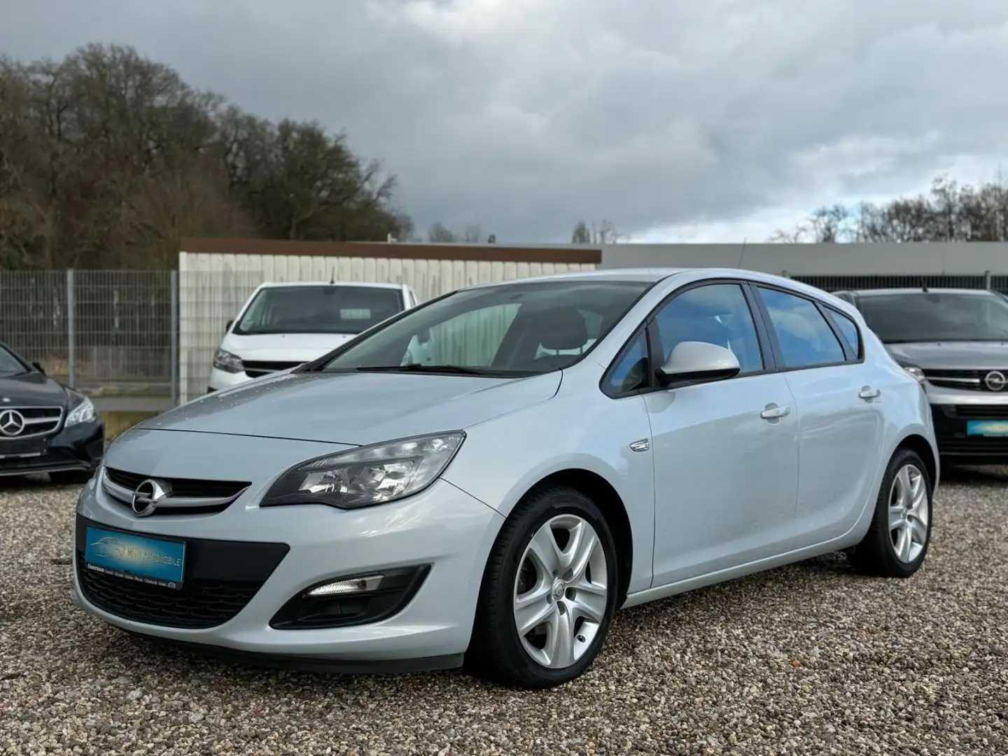 Opel Astra J Lim. 1.7 CDTI Energy PDC Bluetooth Gris - 1