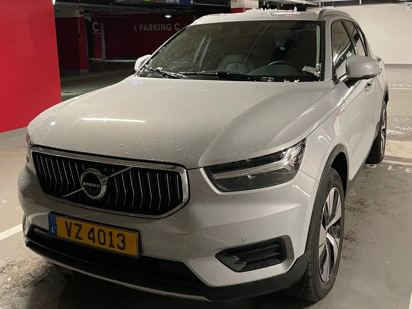 Volvo XC40 RECHARGE INSCRIPTION EXPRESSION T5 PLUG-IN HYBRID Gris - 1