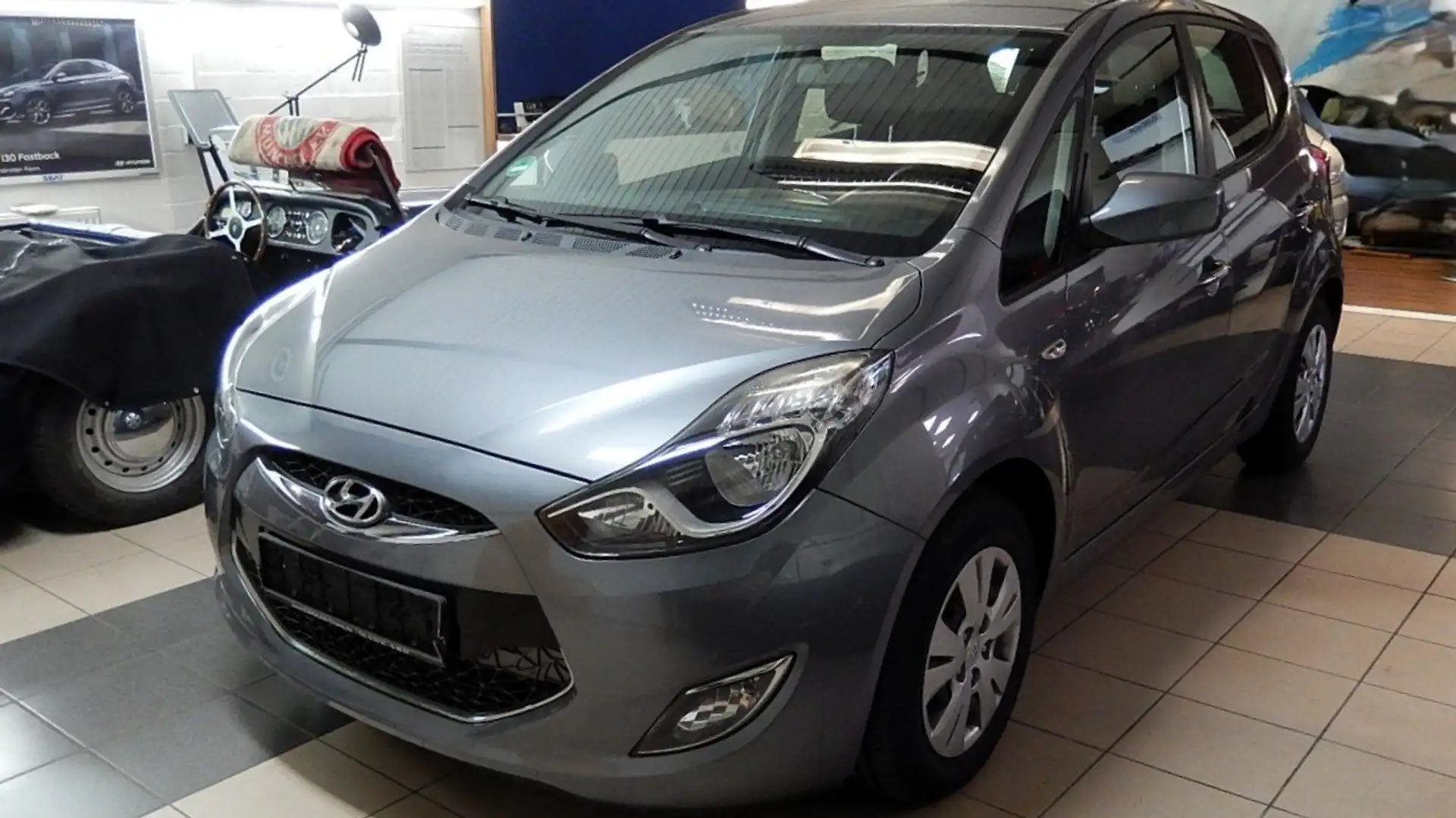 Hyundai iX20 1.4 Comfort 1.Hand Grau - 1