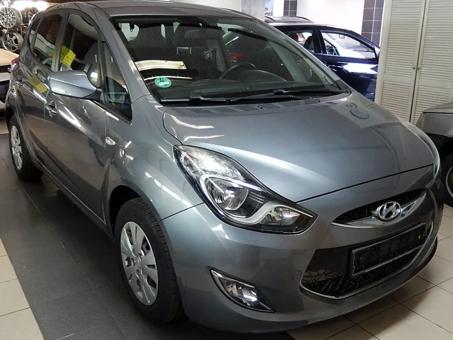 Hyundai iX20 1.4 Comfort 1.Hand Grau - 2