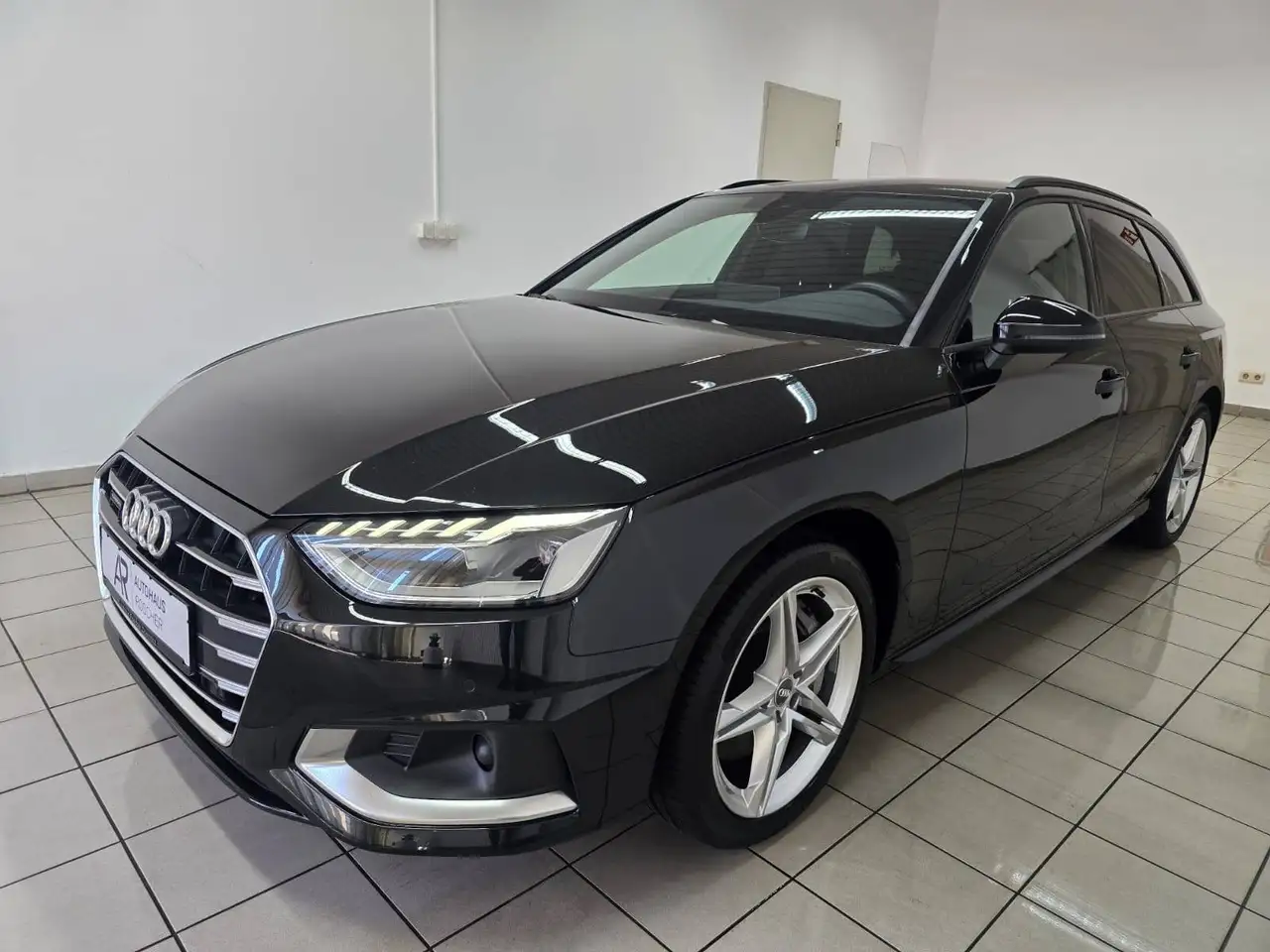 Audi A4 Avant 50 TDI quattro advanced Virtual AHK ACC — photo 1 of 20