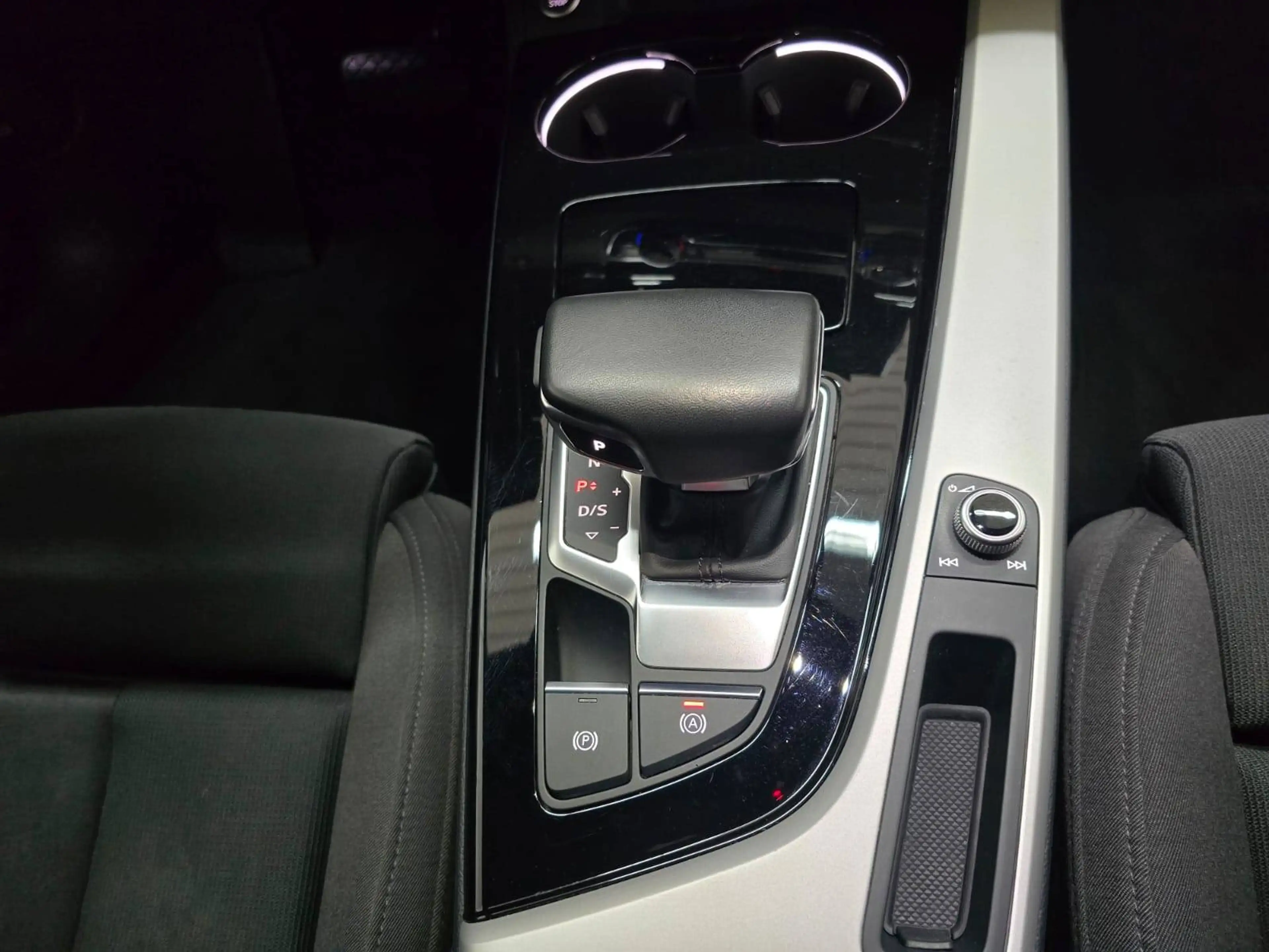 Audi A4 Avant 50 TDI quattro advanced Virtual AHK ACC — photo 11