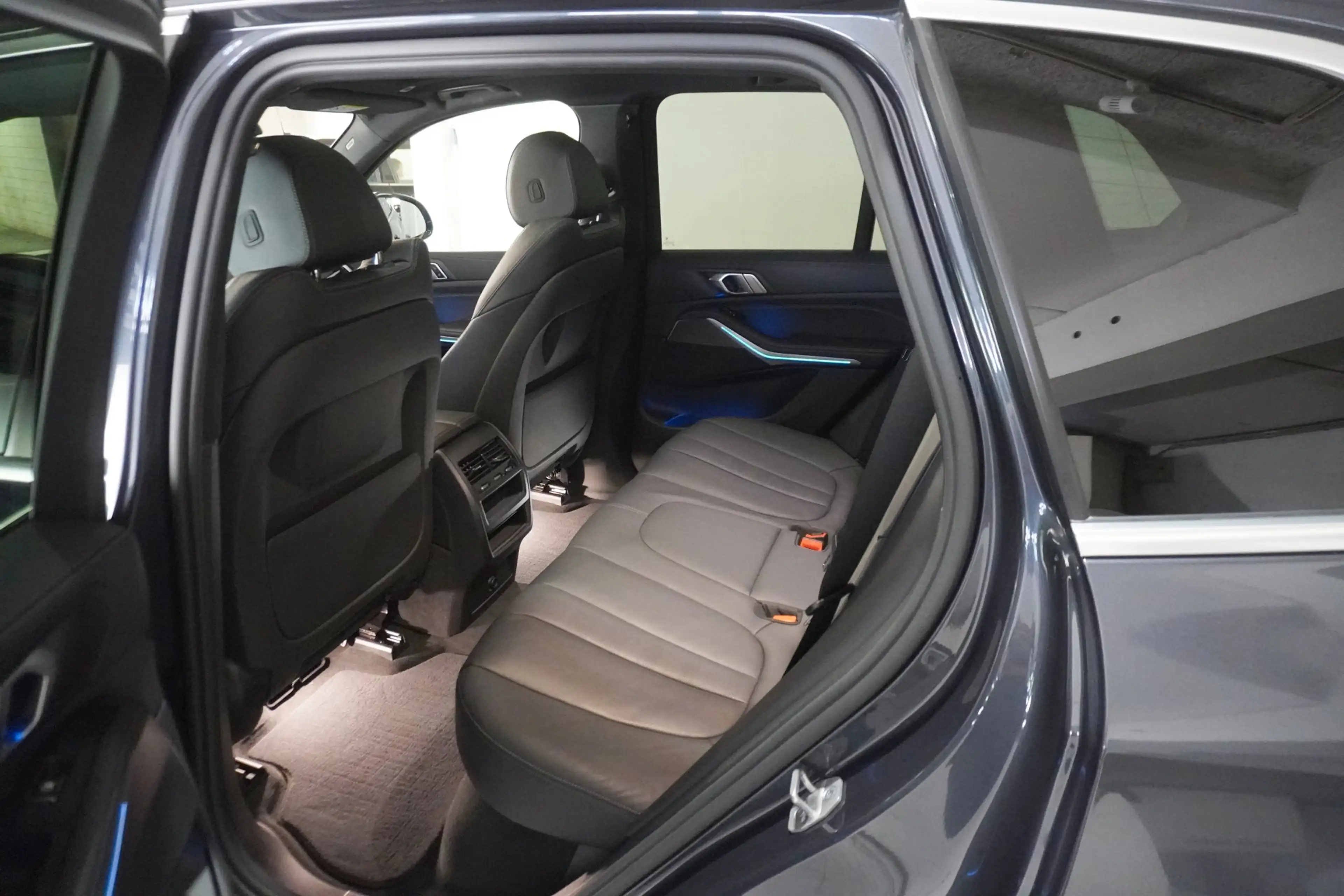 BMW X5 xDrive45e — photo 8