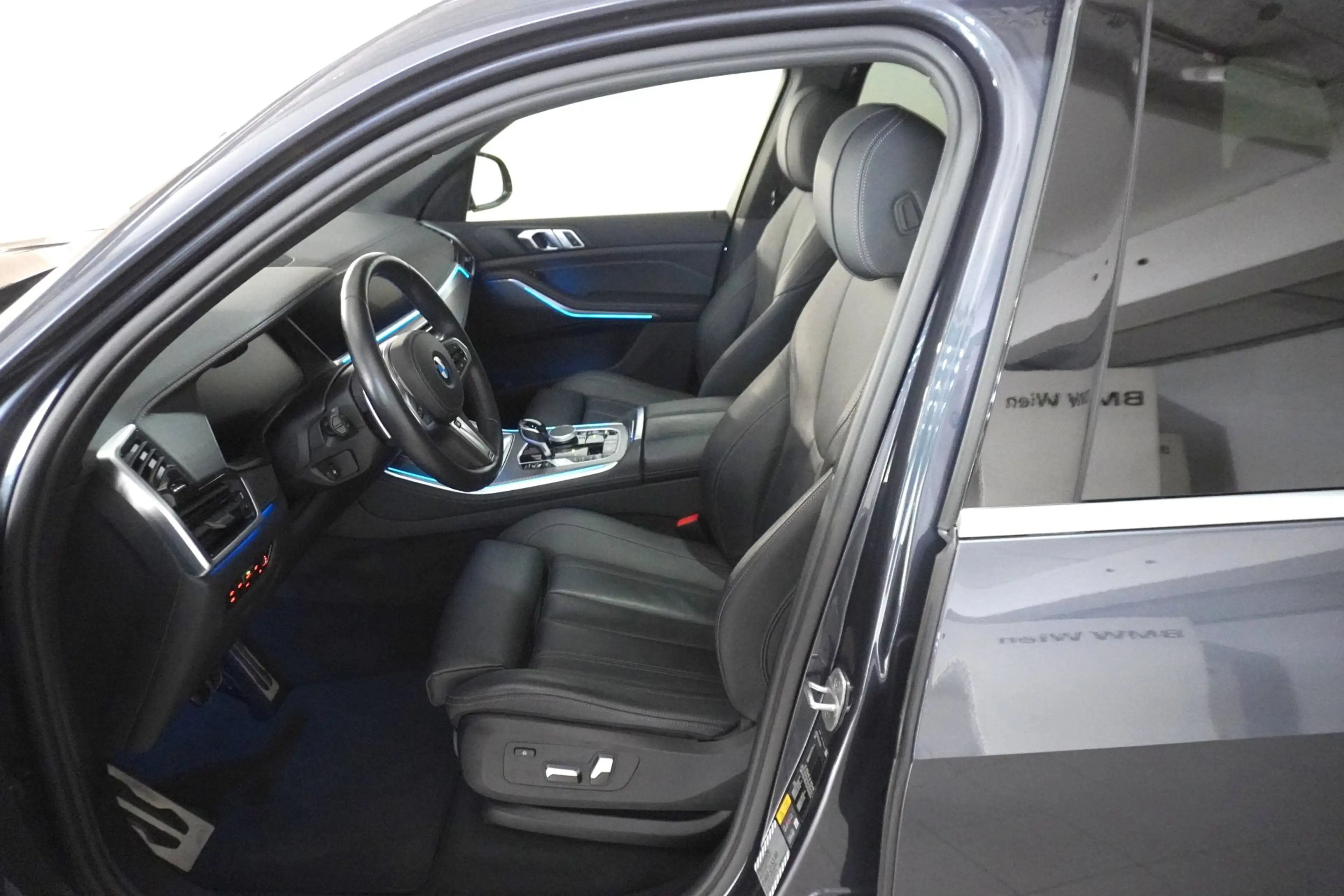 BMW X5 xDrive45e — photo 5