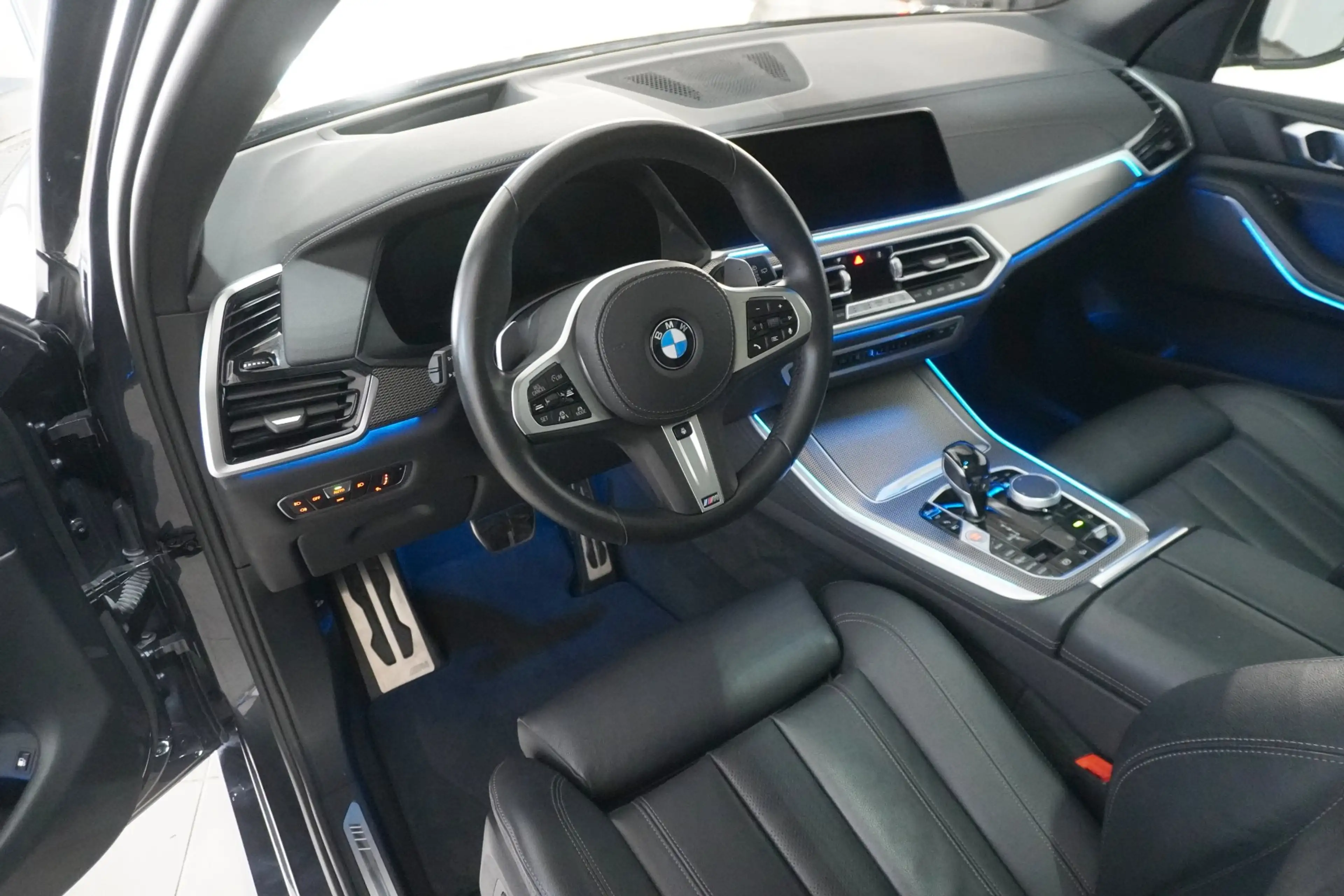 BMW X5 xDrive45e — photo 6