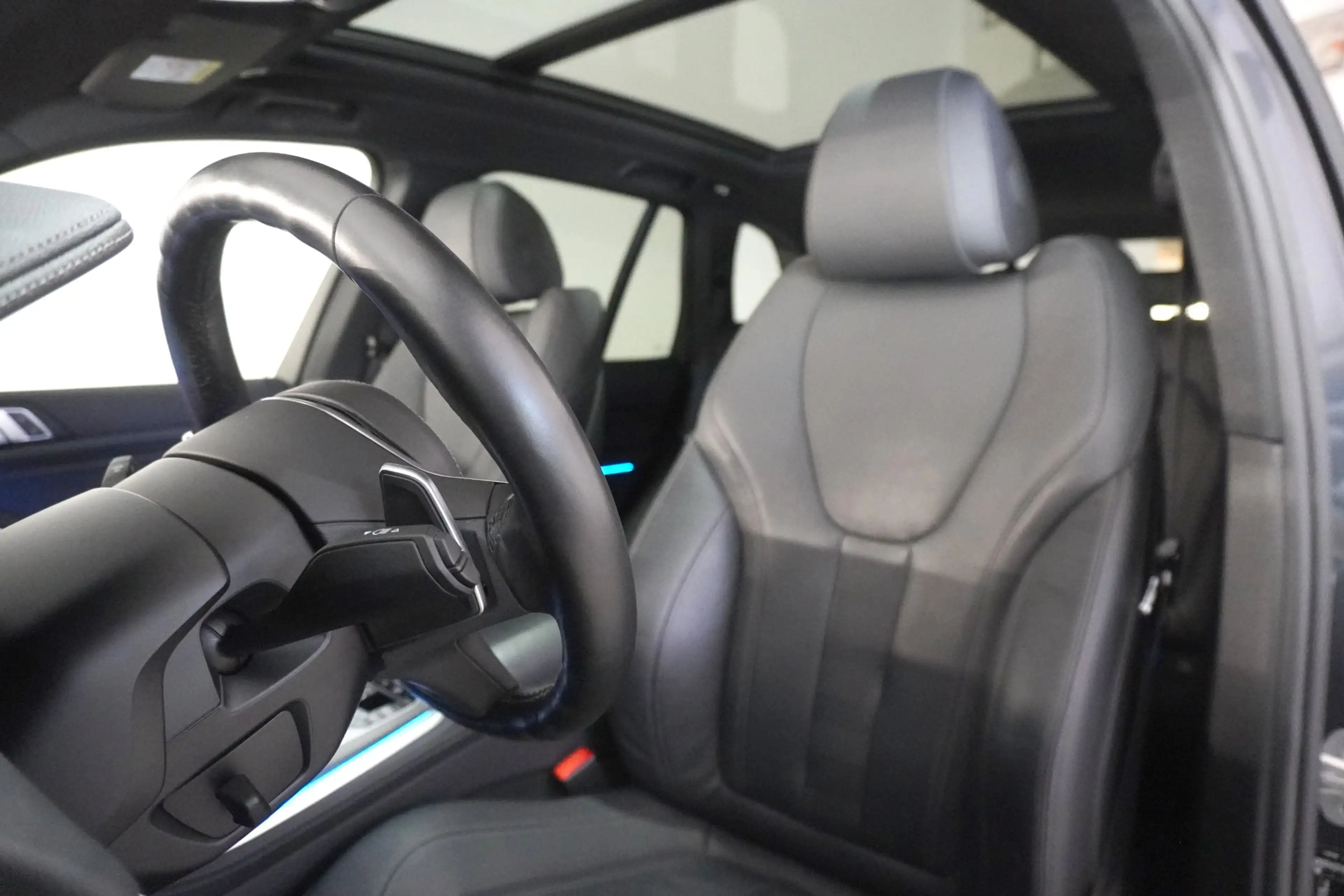 BMW X5 xDrive45e — photo 7
