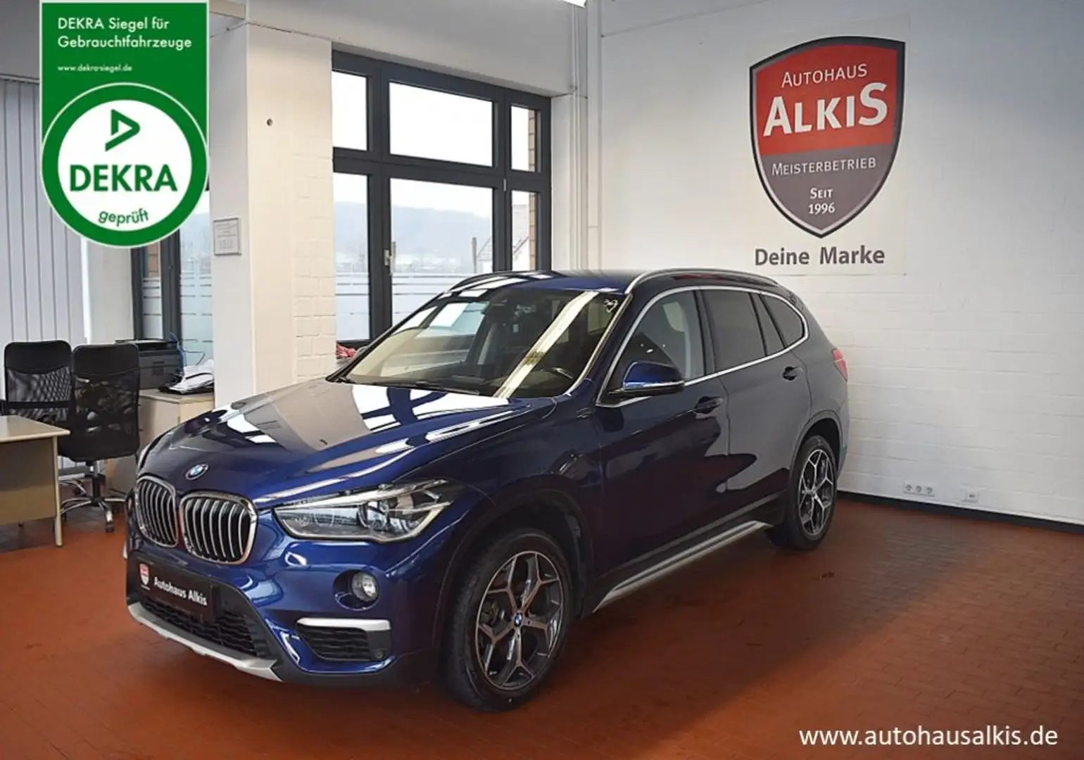 BMW X1 xDrive20i Aut. xLine Blau - 1
