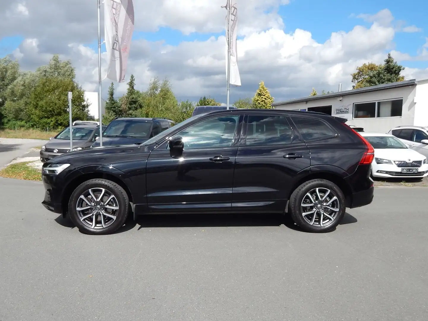 Volvo XC60 R-Design 1.Hand~LED~LEDER~KAMERA~NAVI~AHK~ Schwarz - 2