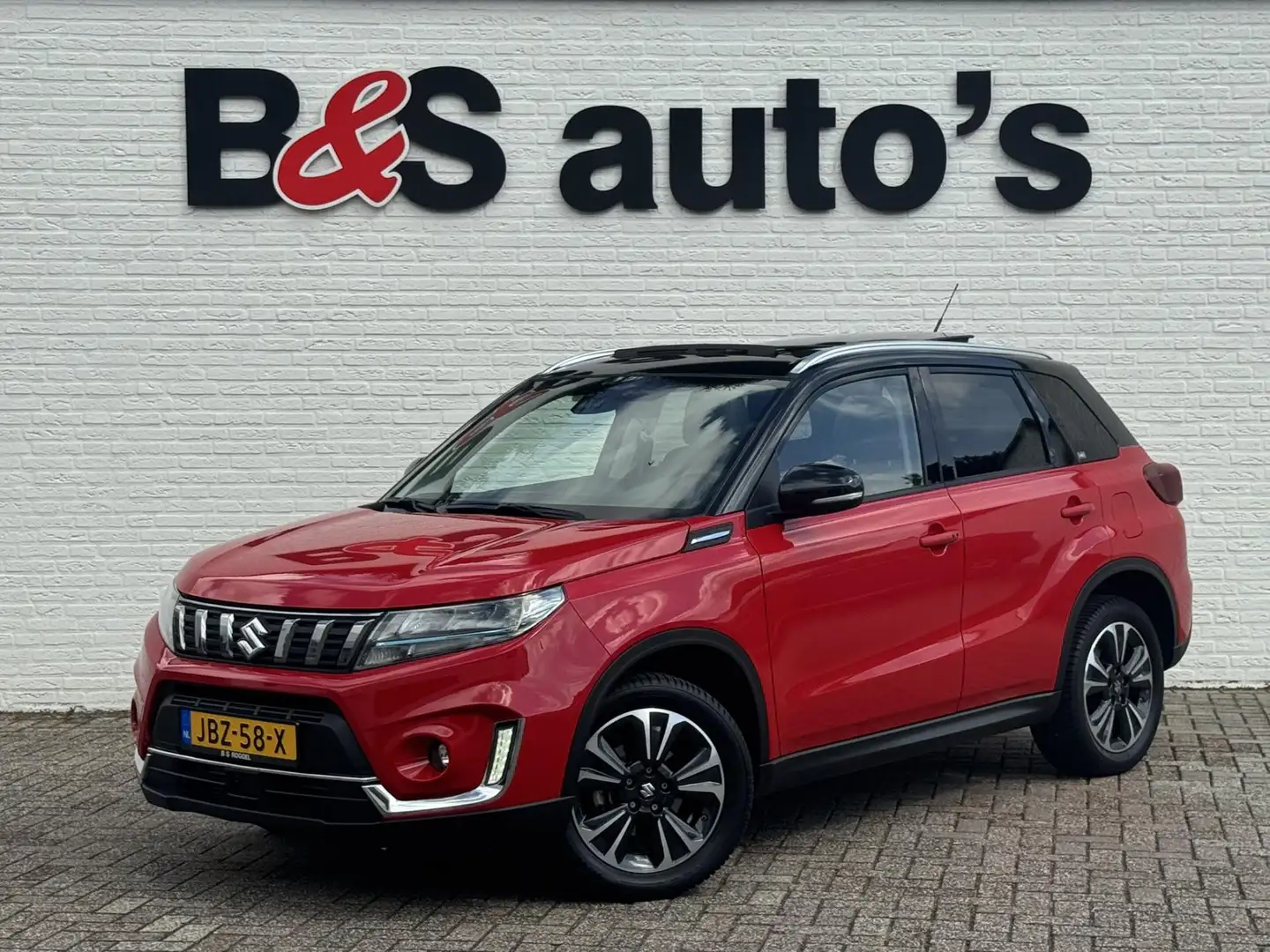 Suzuki Vitara 1.4 Boosterjet Style Smart Hybrid AllGrip Adaptive Rood - 1