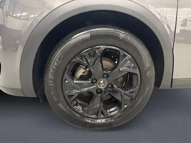 DS Automobiles DS 3 Crossback view 9
