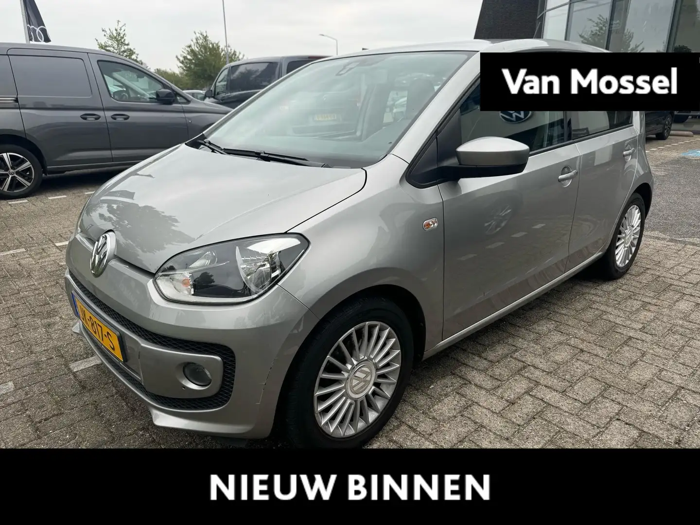 Volkswagen up! 1.0 high up! BlueMotion 75 PK | Automaat | Parkeer Grijs - 1