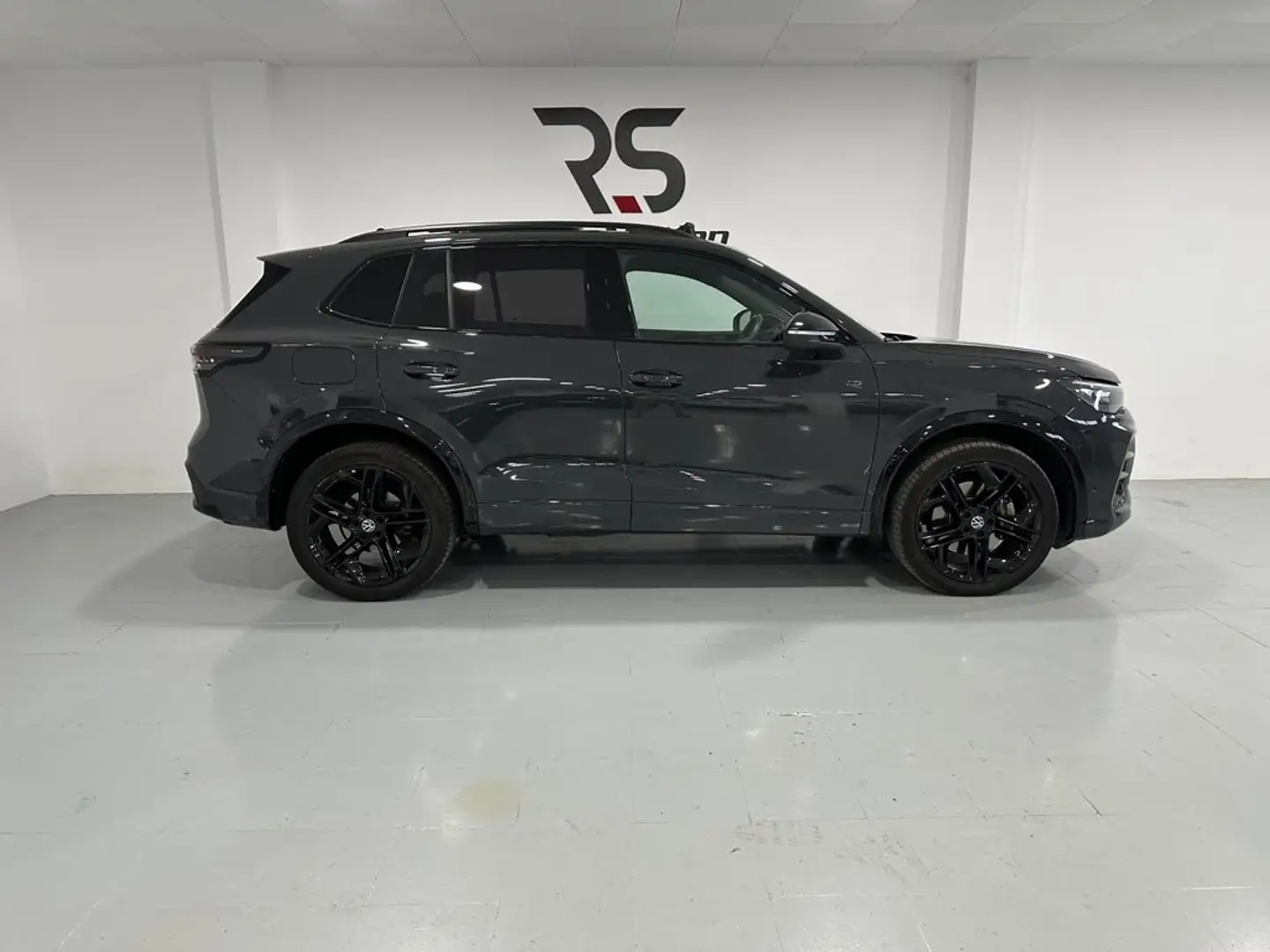 Volkswagen Tiguan 2.0TDI R-Line 4Motion DSG 142kW Gris - 2