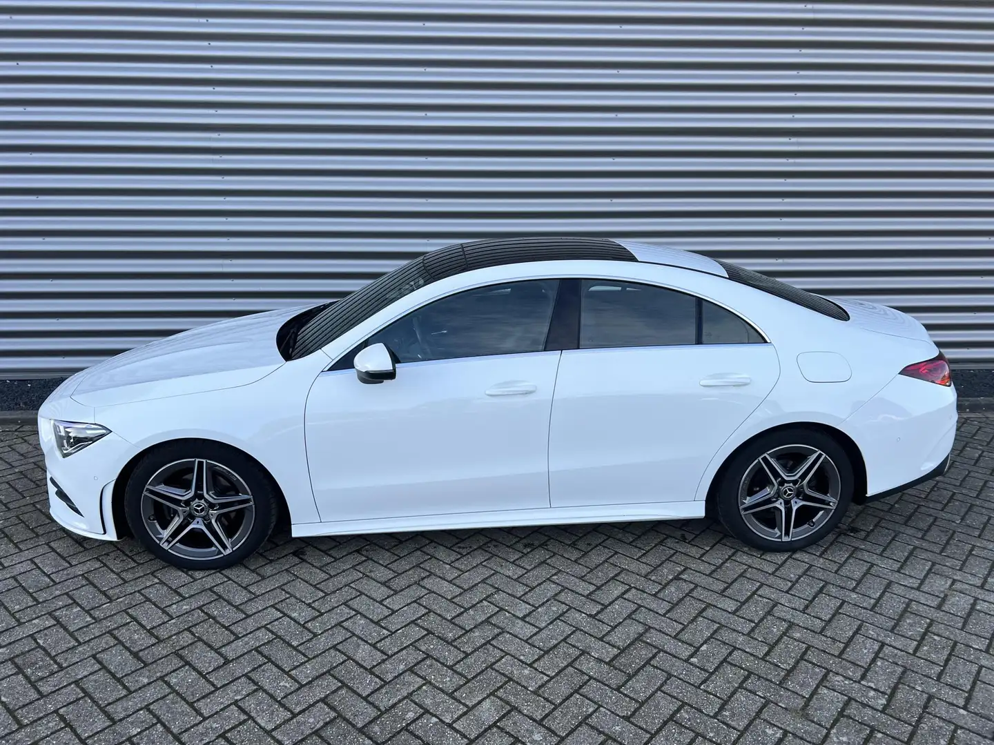 Mercedes-Benz CLA 180 AMG Panorama Facelift LED Wit - 2