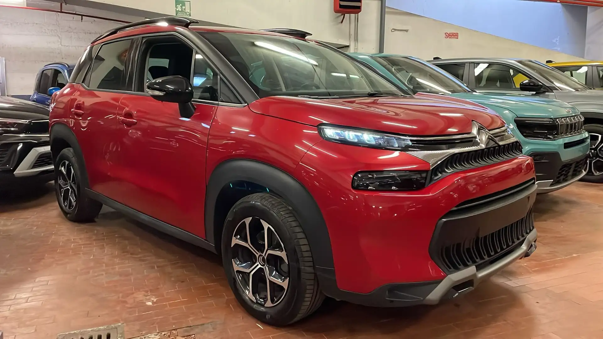 Citroen C3 Aircross 1.2 110cv S&S Plus Navi + Cerchi R16 Piros - 1