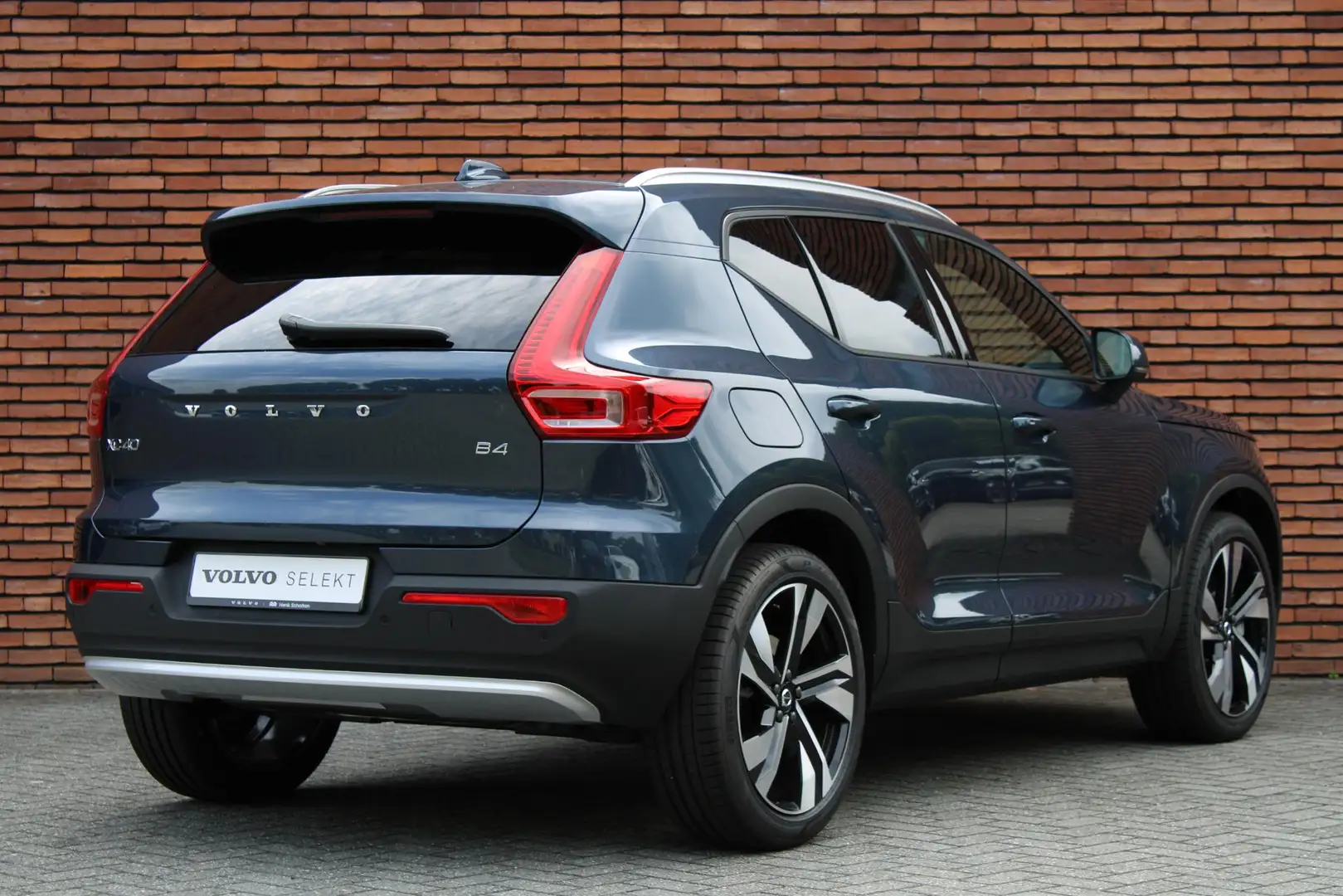 Volvo XC40 2.0 B4 Business Edition 20 inch. lichtmetalen velg Blauw - 2