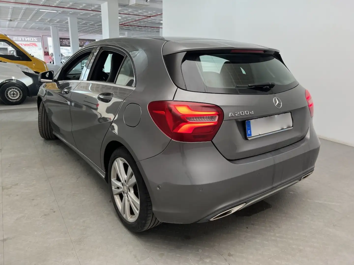 Mercedes-Benz A 200 200CDI BE Style Gris - 2