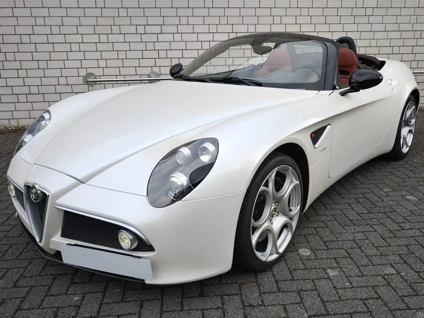 Alfa Romeo 8C Spider 500 Limited Edition 1 of 500 Bianco - 1